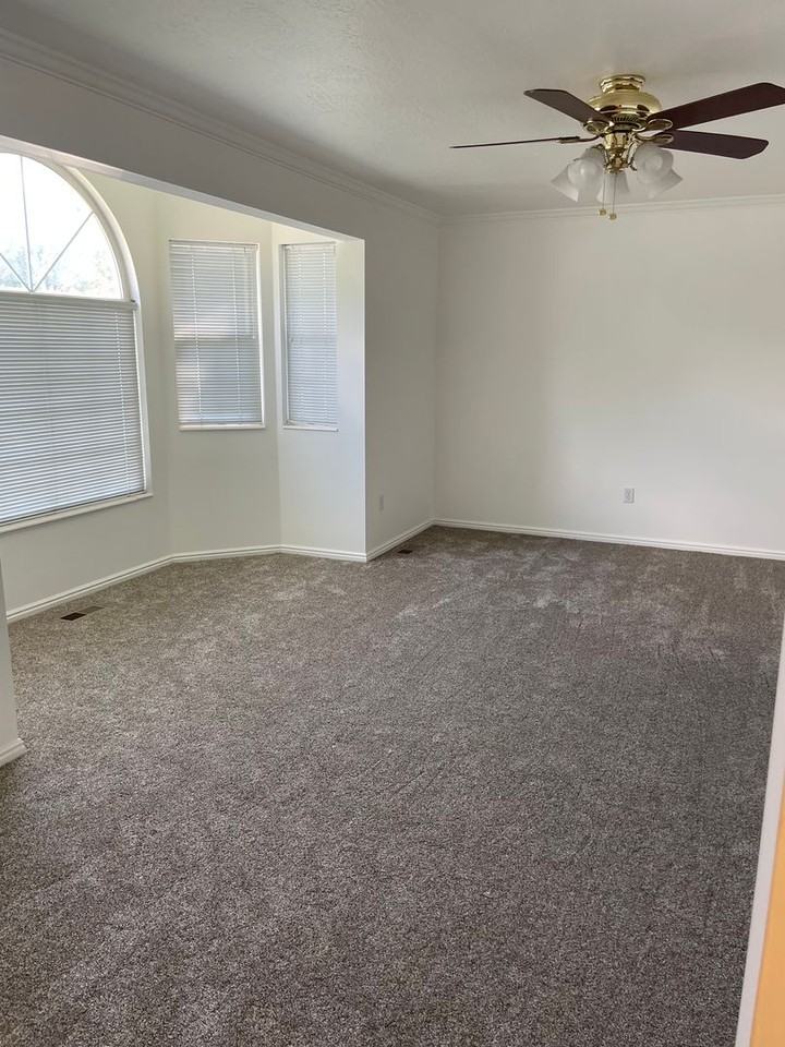 428 W Creekside Way - Photo 6 of 34