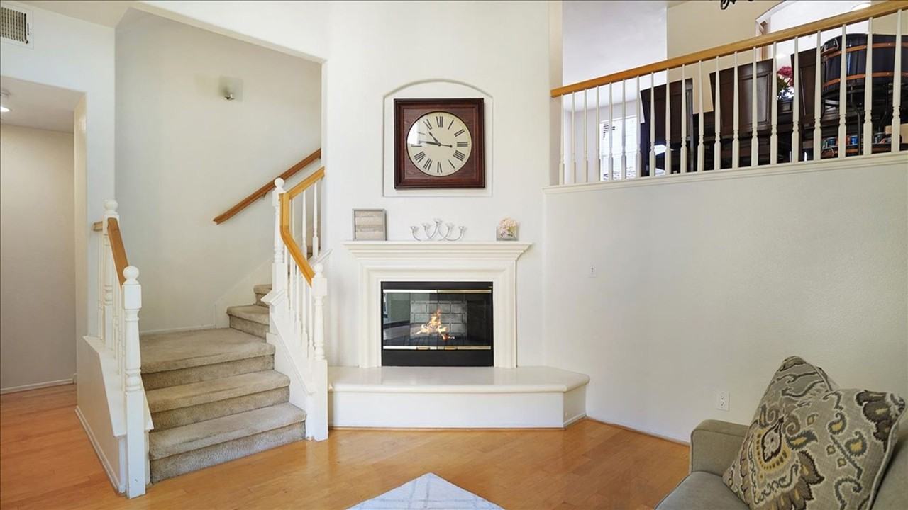 23433 Abbey Glen Pl - Photo 3 of 15