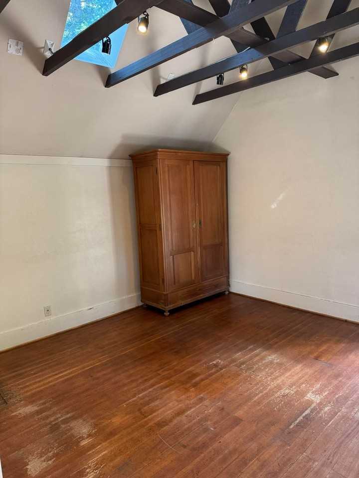 167 Crawford Ave - Photo 2 of 5