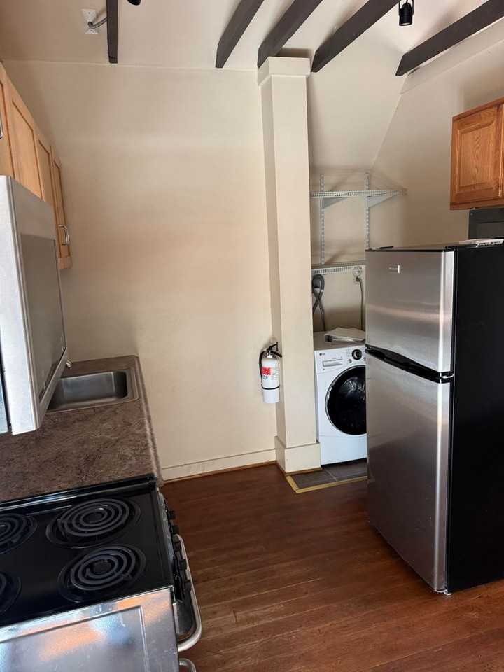 167 Crawford Ave - Photo 3 of 5