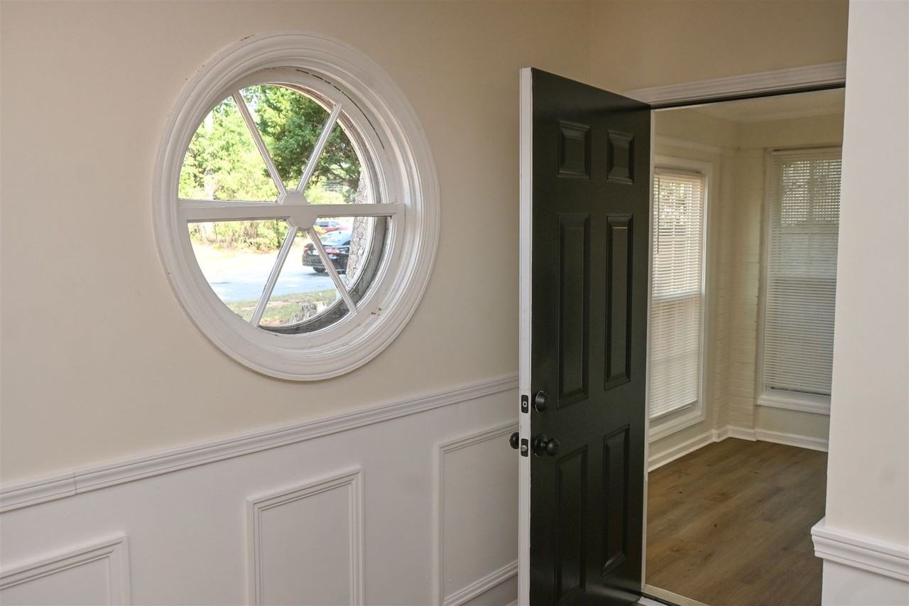 4444 Saint Francis Ave - Photo 4 of 28