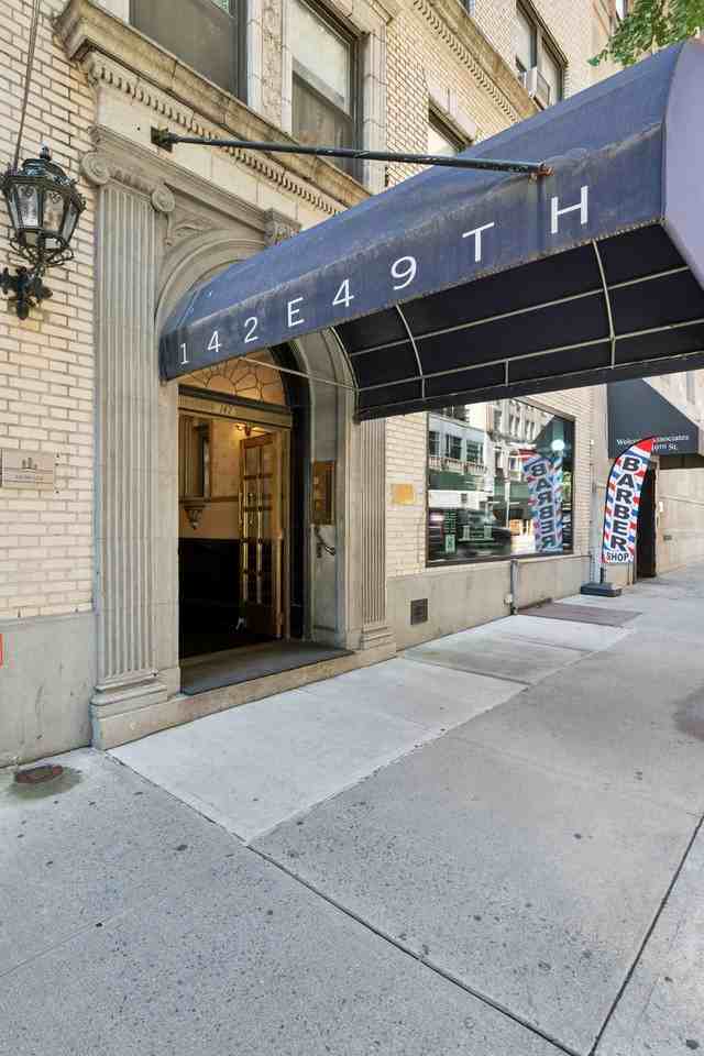 142 E 49th St #2D - Photo 6 of 6