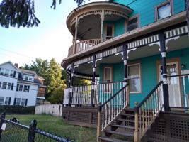 featured image of 261 Maple St #3rdFL