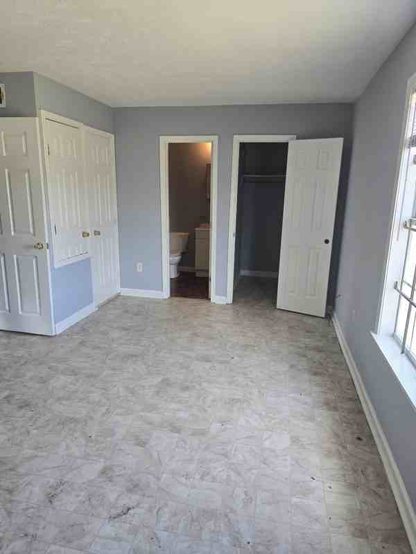140B Jackson West Blvd #B3 - Photo 2 of 5