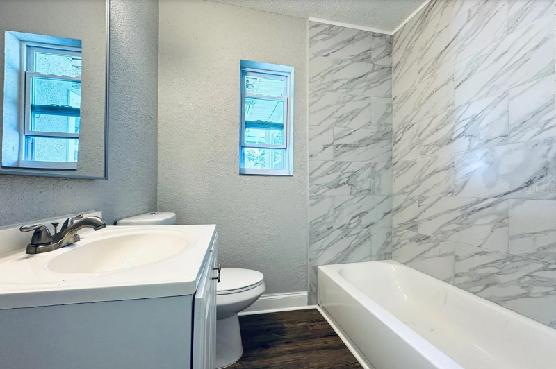 1409 Franklin St - Photo 6 of 12