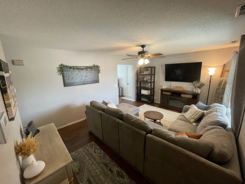 12930 Country Shoal Ln - Photo 2 of 13