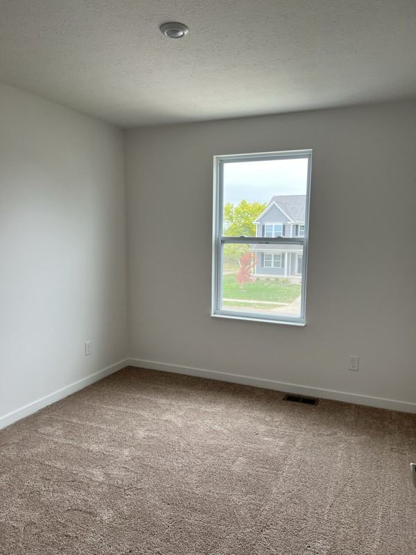 38 Hemingway Ave - Photo 3 of 7