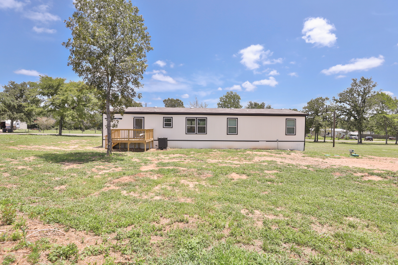 38769 Woodland Lakes Dr - Photo 2 of 20