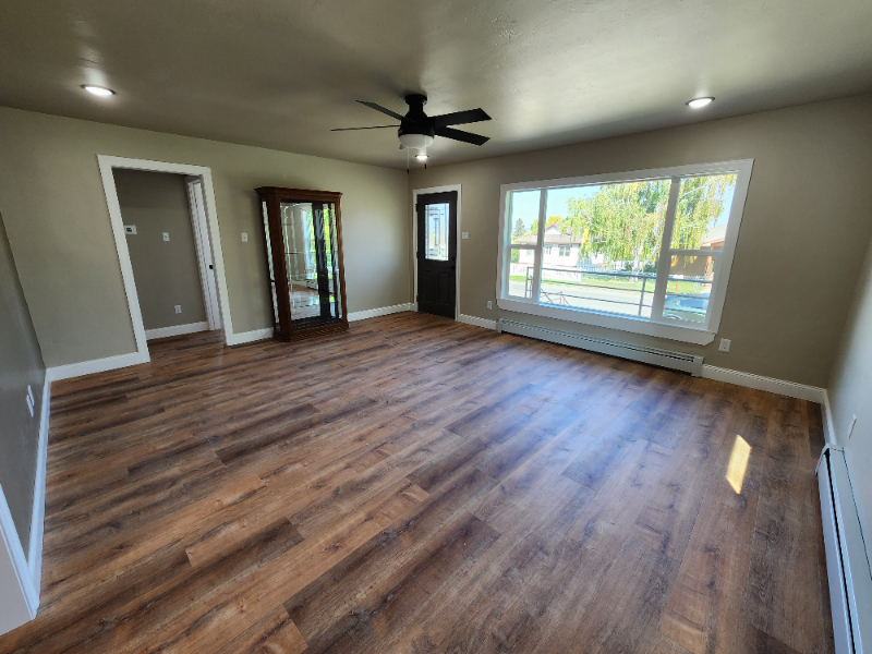 1227 Hauser Blvd - Photo 3 of 18