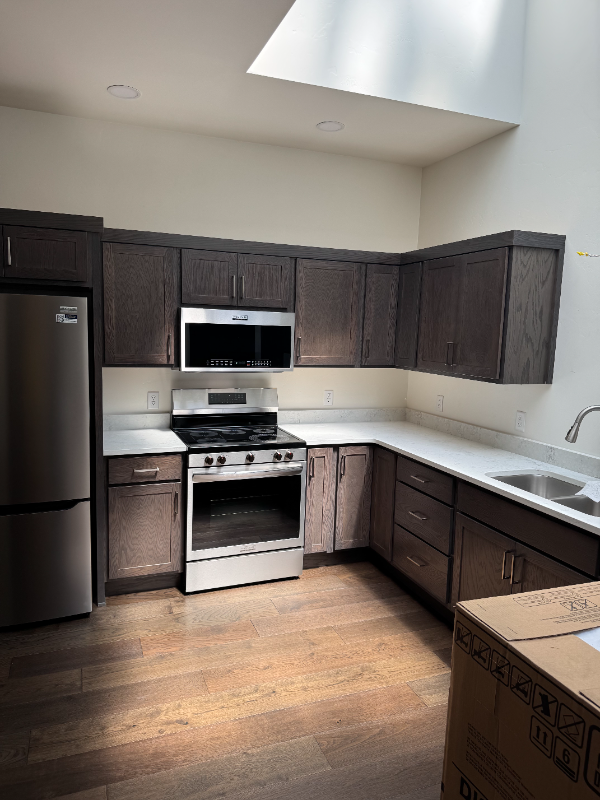 517 1st St #D - Photo 3 of 13