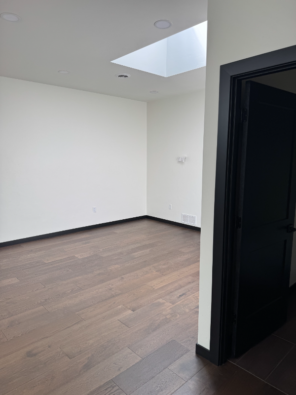 517 1st St #D - Photo 6 of 13