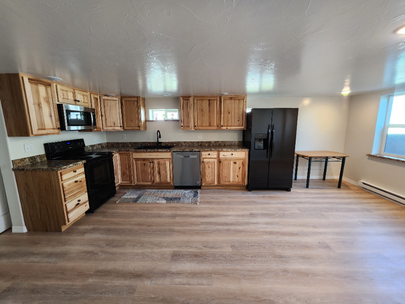 1227 1/2 Hauser Blvd - Photo 3 of 16