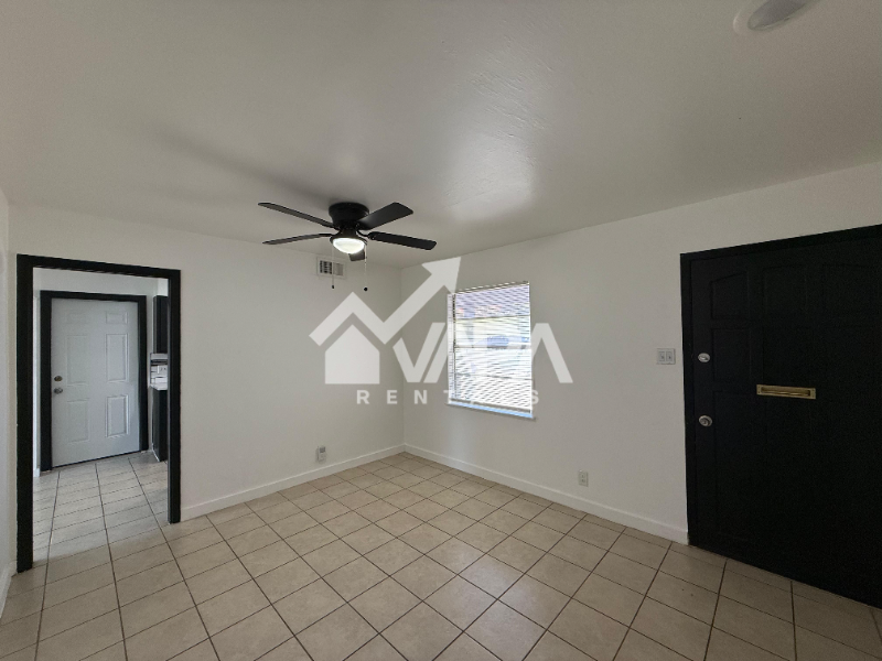 4210 Dauphine Dr - Photo 2 of 18