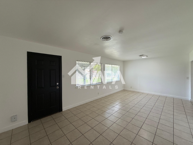 4210 Dauphine Dr - Photo 5 of 18