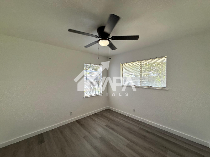 4210 Dauphine Dr - Photo 6 of 18