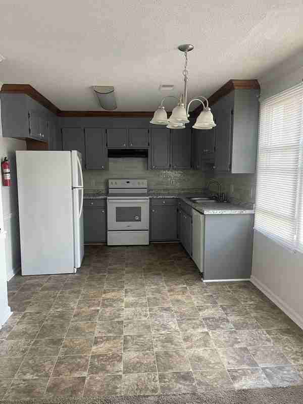 11 Crescent Ln - Photo 3 of 13