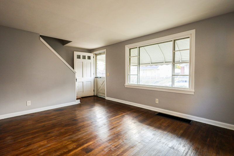 1130 Ardmore Ave Sw - Photo 2 of 18