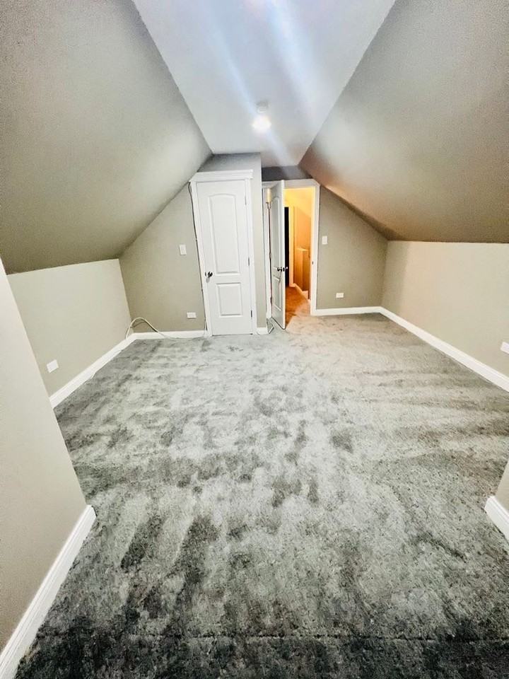 7433 South Perry Avenue - Photo 4 of 17