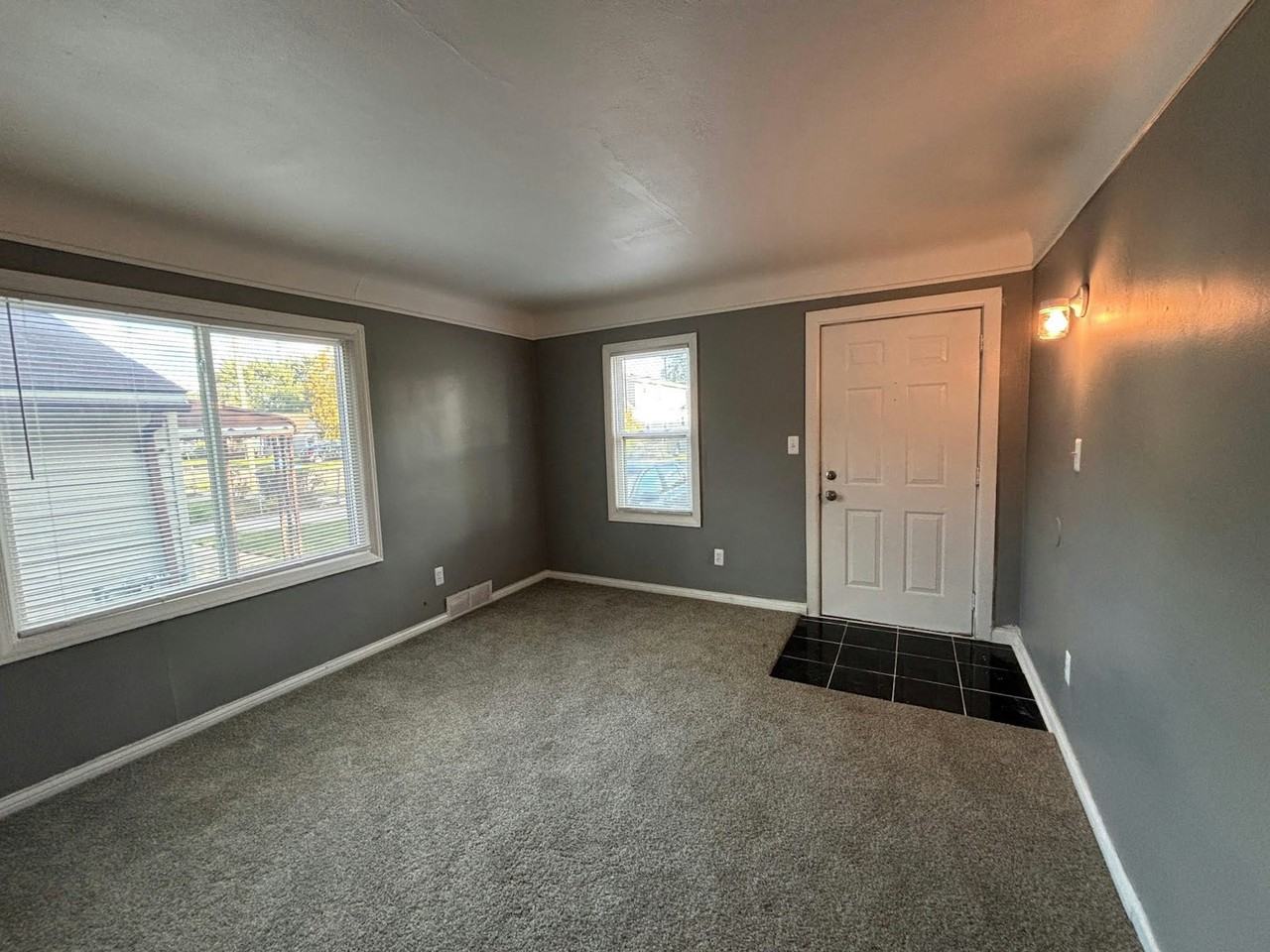 11035 Essex Avenue - Photo 2 of 12