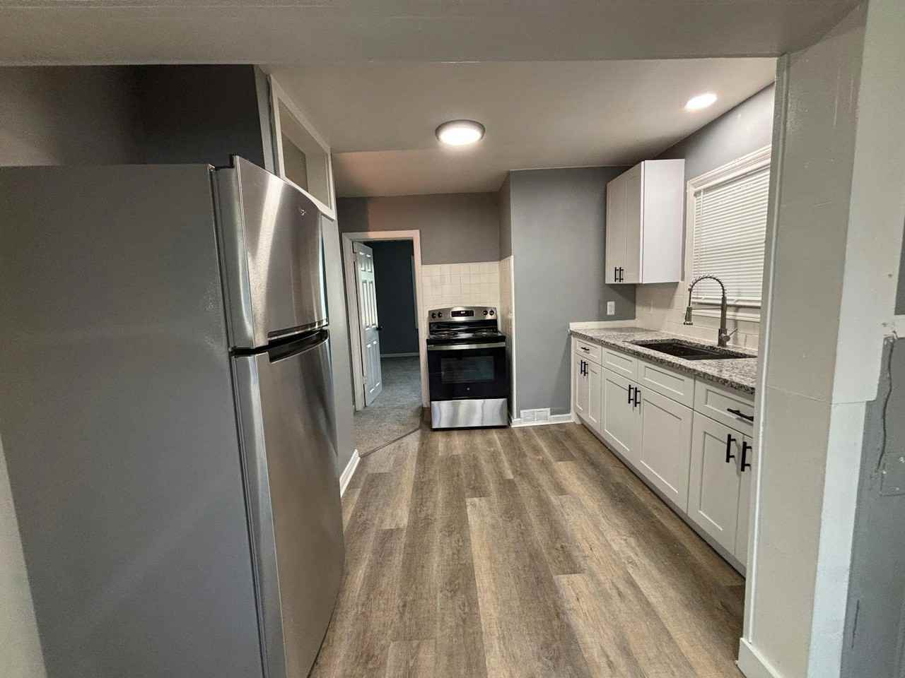 11035 Essex Avenue - Photo 5 of 12