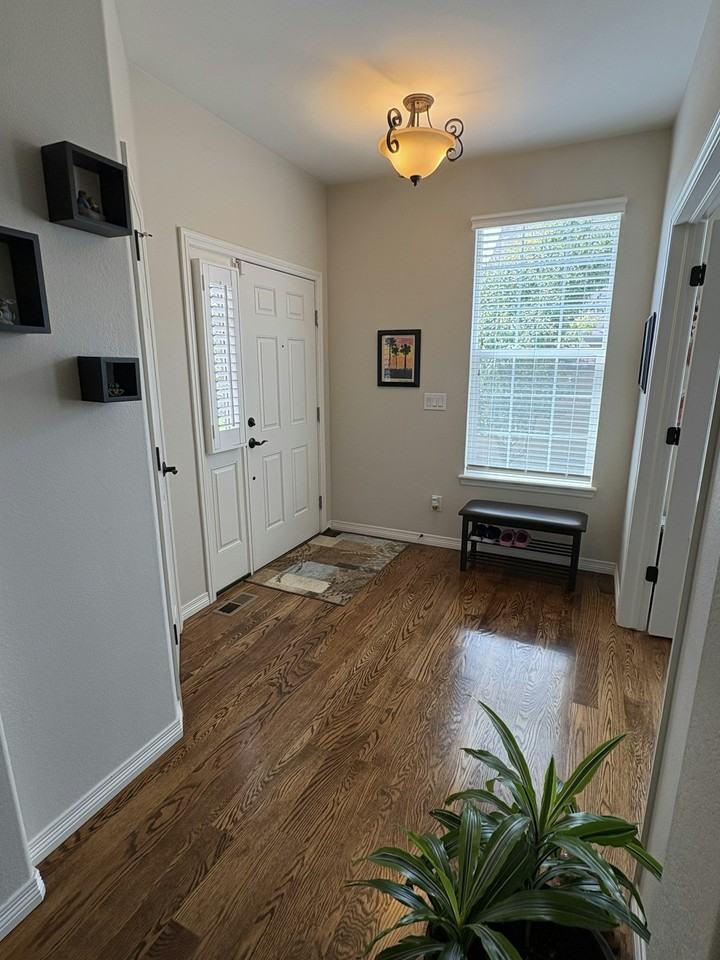 22105 E Euclid Dr - Photo 3 of 31