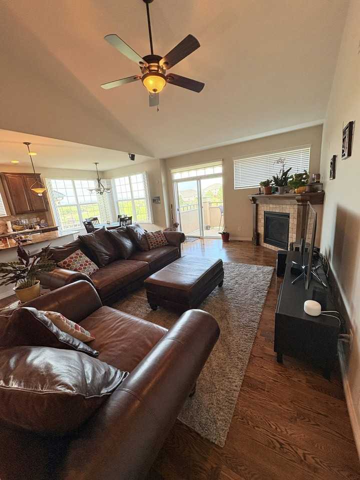 22105 E Euclid Dr - Photo 6 of 31
