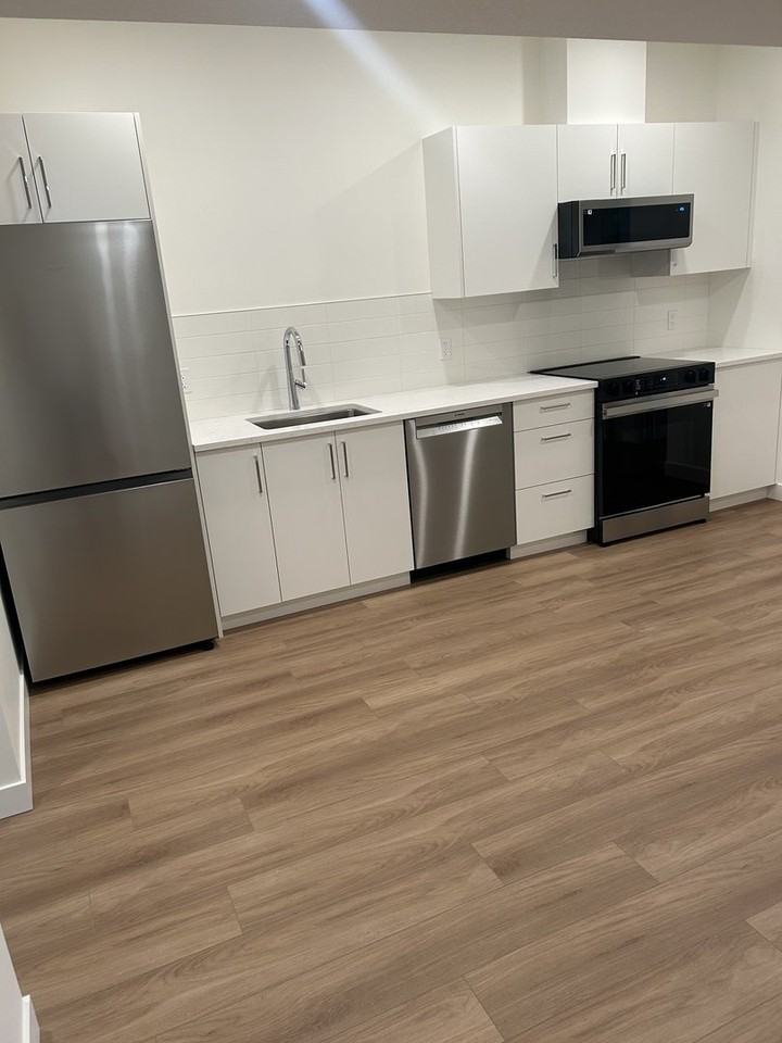 9265 Strathearn Dr Nw - Photo 3 of 10