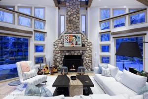 featured image of 123 Larkspur Ln