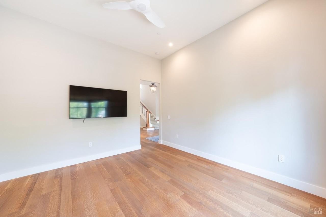 1508 Spring St - Photo 6 of 24