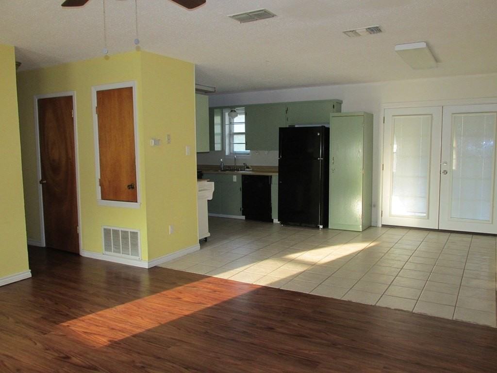 4300 Louise Dr - Photo 2 of 7