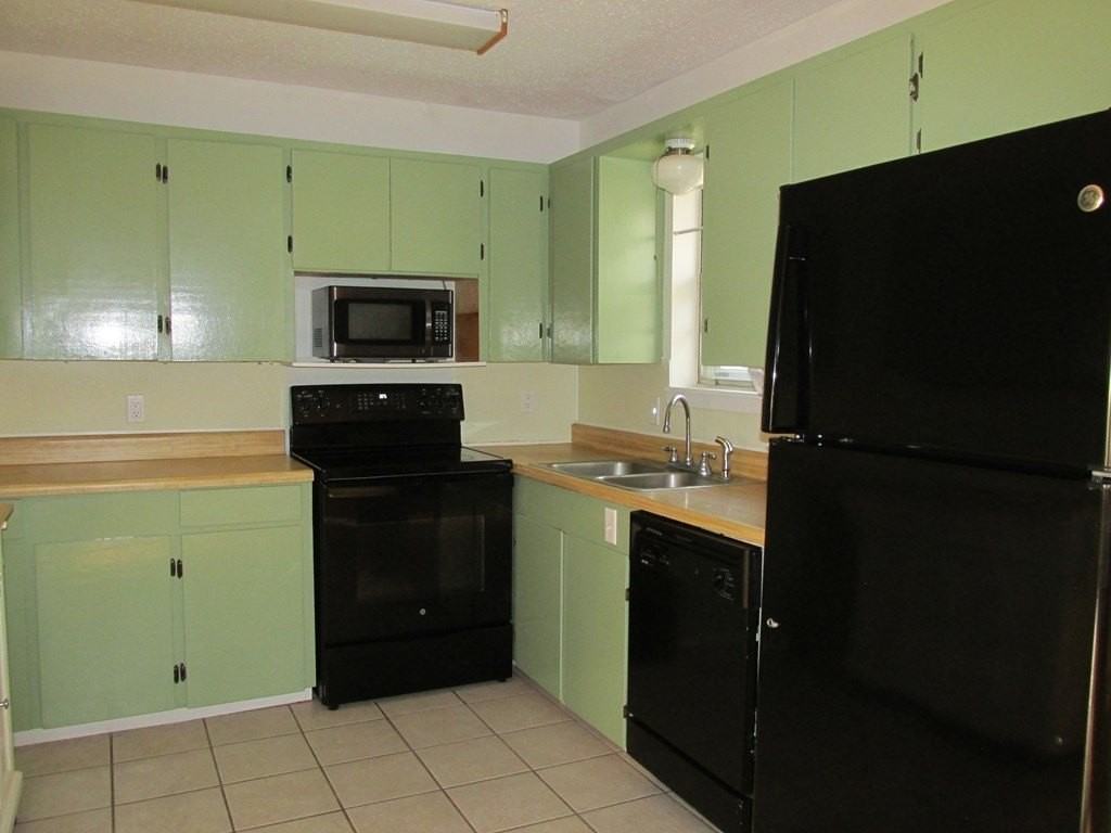 4300 Louise Dr - Photo 3 of 7