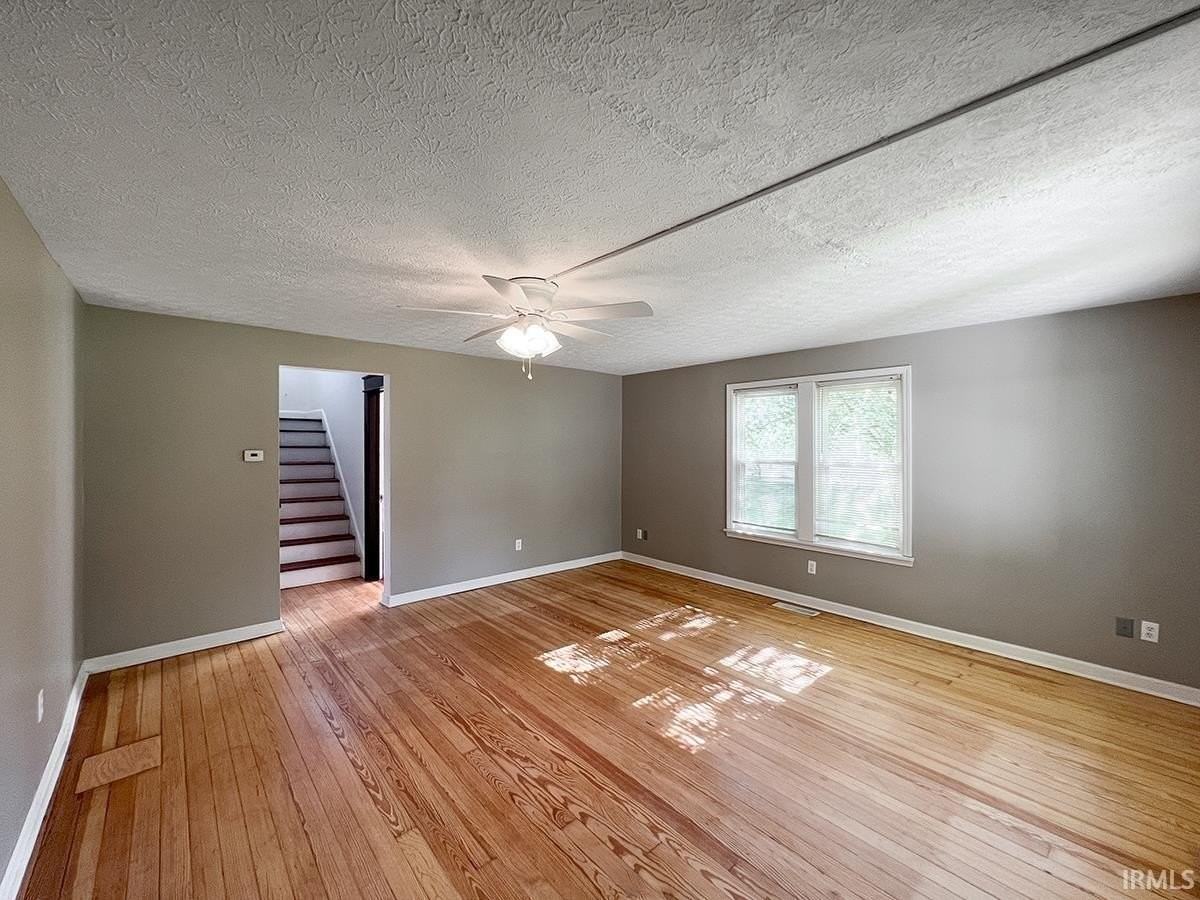 1401 W Allen St - Photo 5 of 32