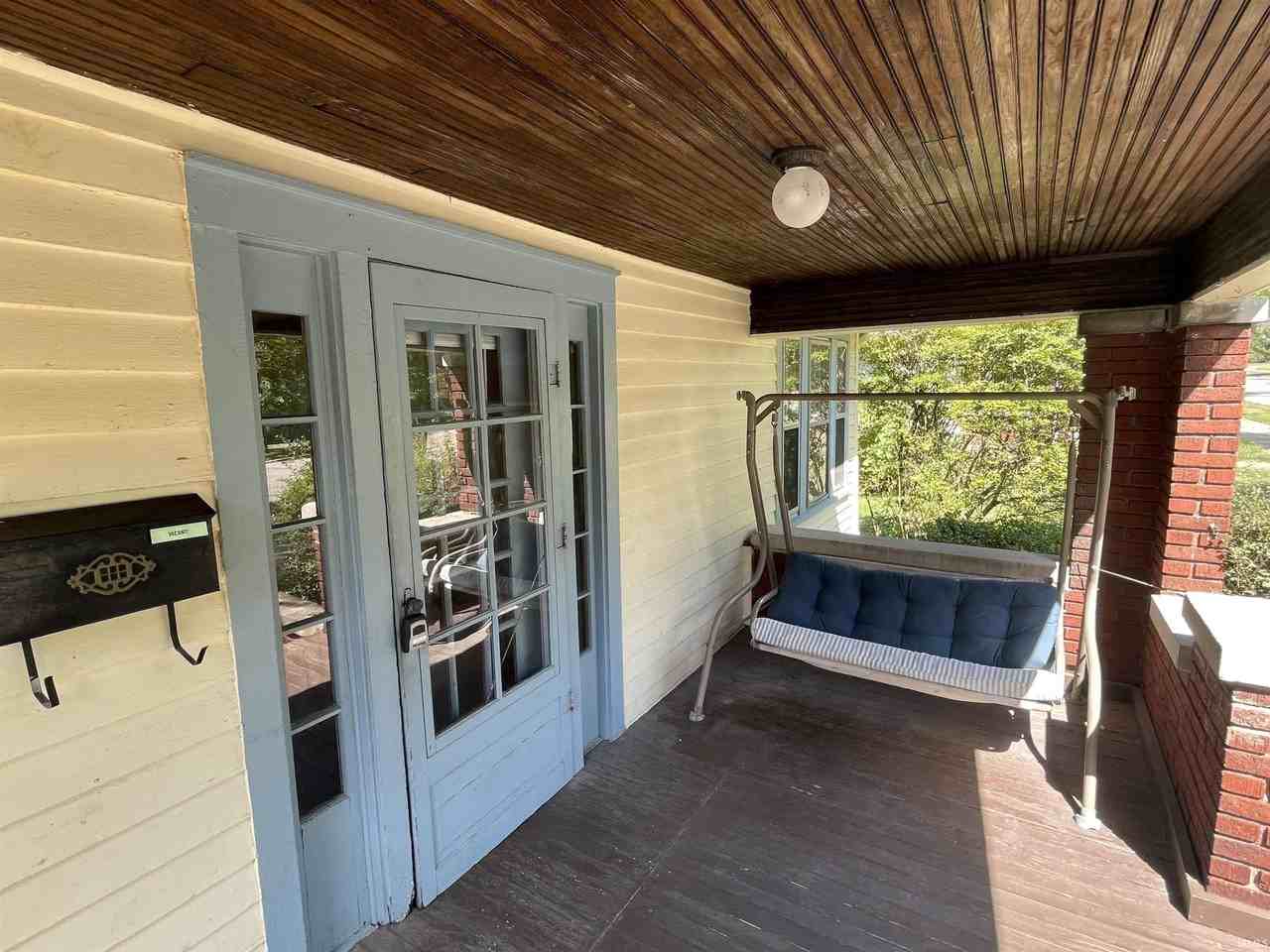 201 E 12th St - Photo 2 of 31