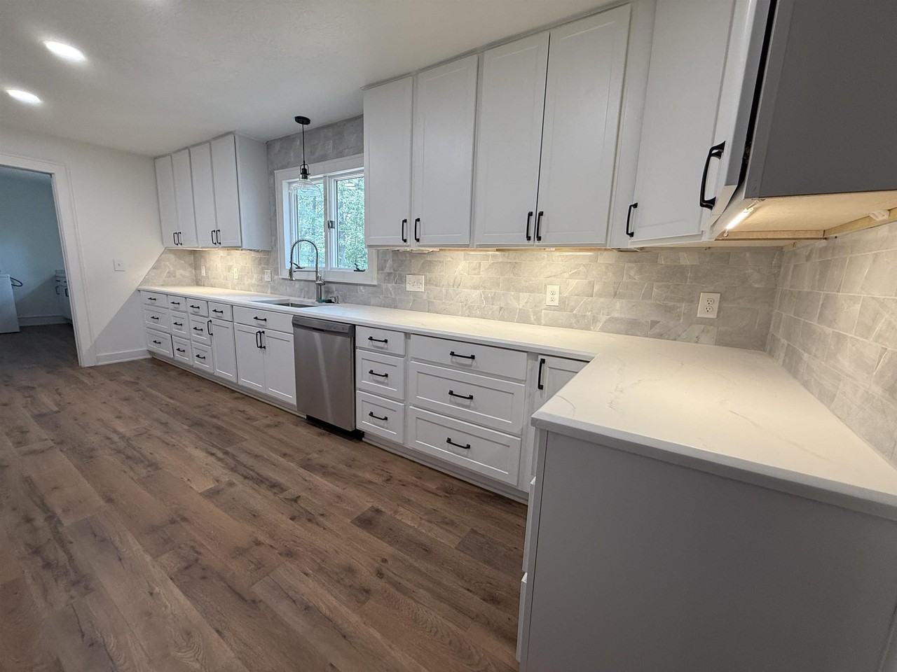 316 E Church St - Photo 7 of 40