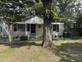 featured image of 2809 N University Ave