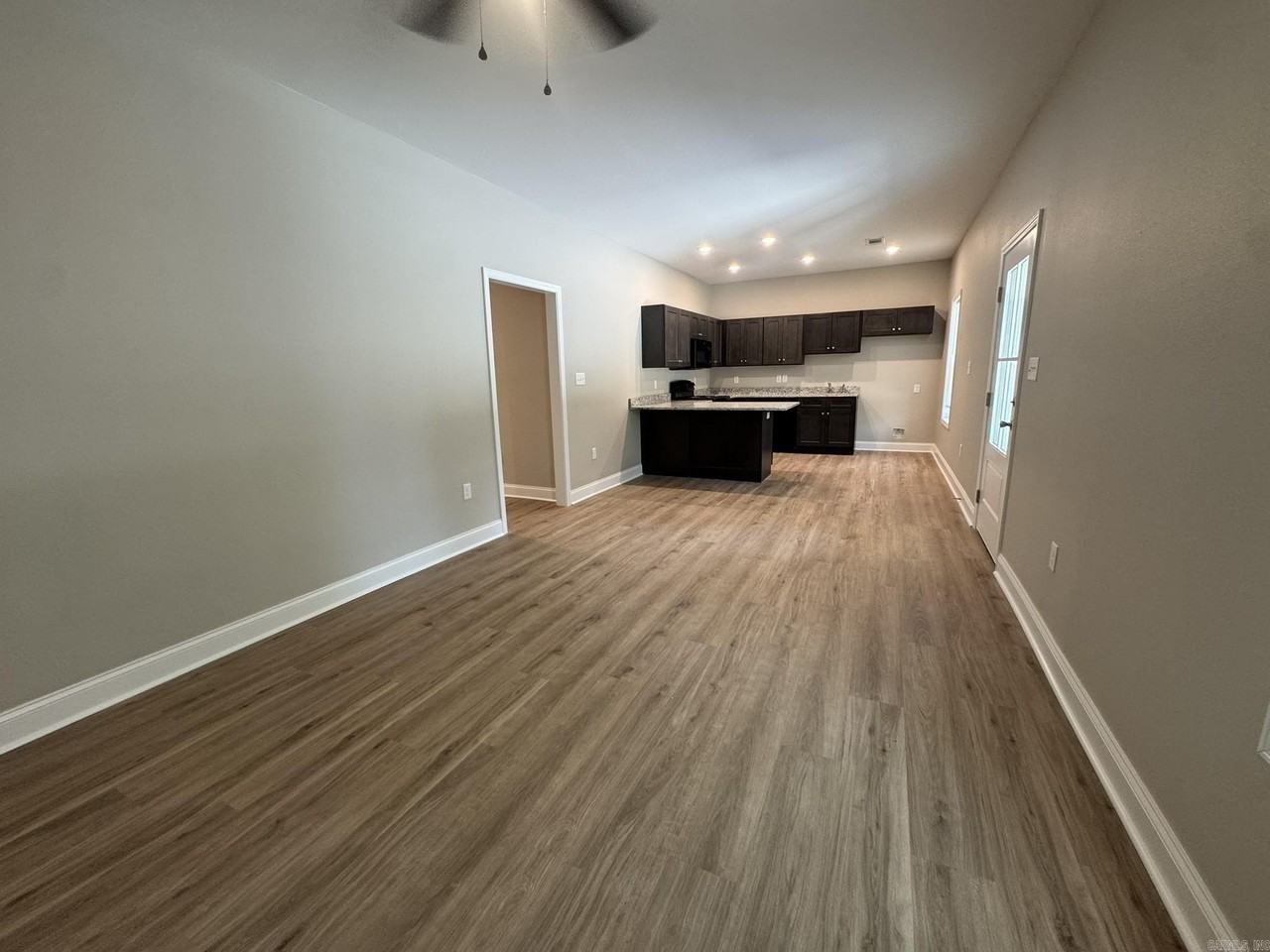 716 S Spring St - Photo 5 of 16