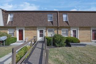 5696 Beechcroft Rd #F - Photo 1 of 1