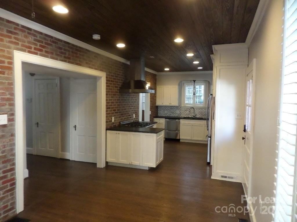 1614 Dilworth Rd E - Photo 5 of 20