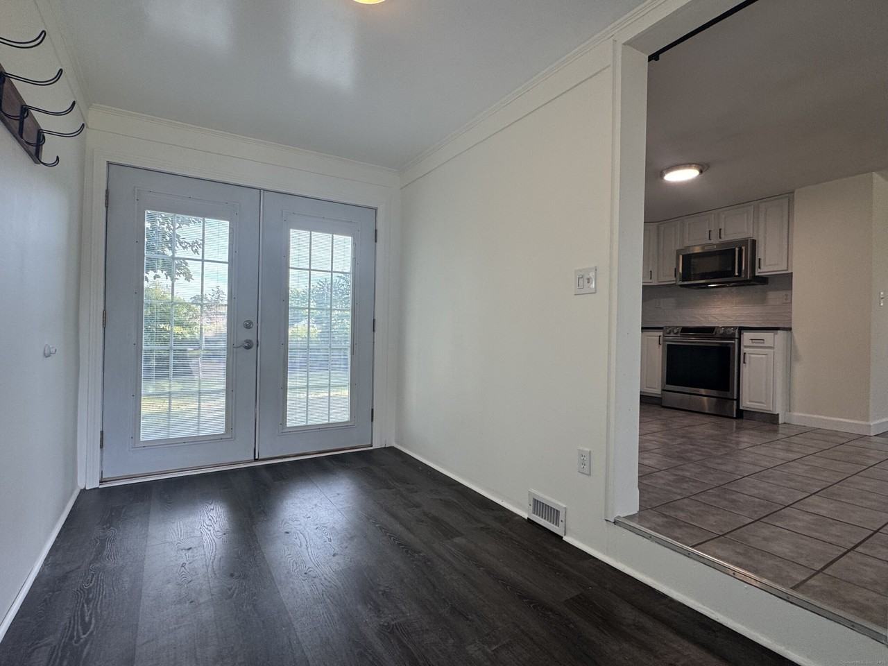 231 Kenneth Street - Photo 3 of 35