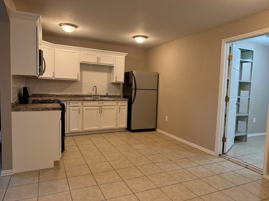 1781 Golfcrest Dr - Photo 6 of 20