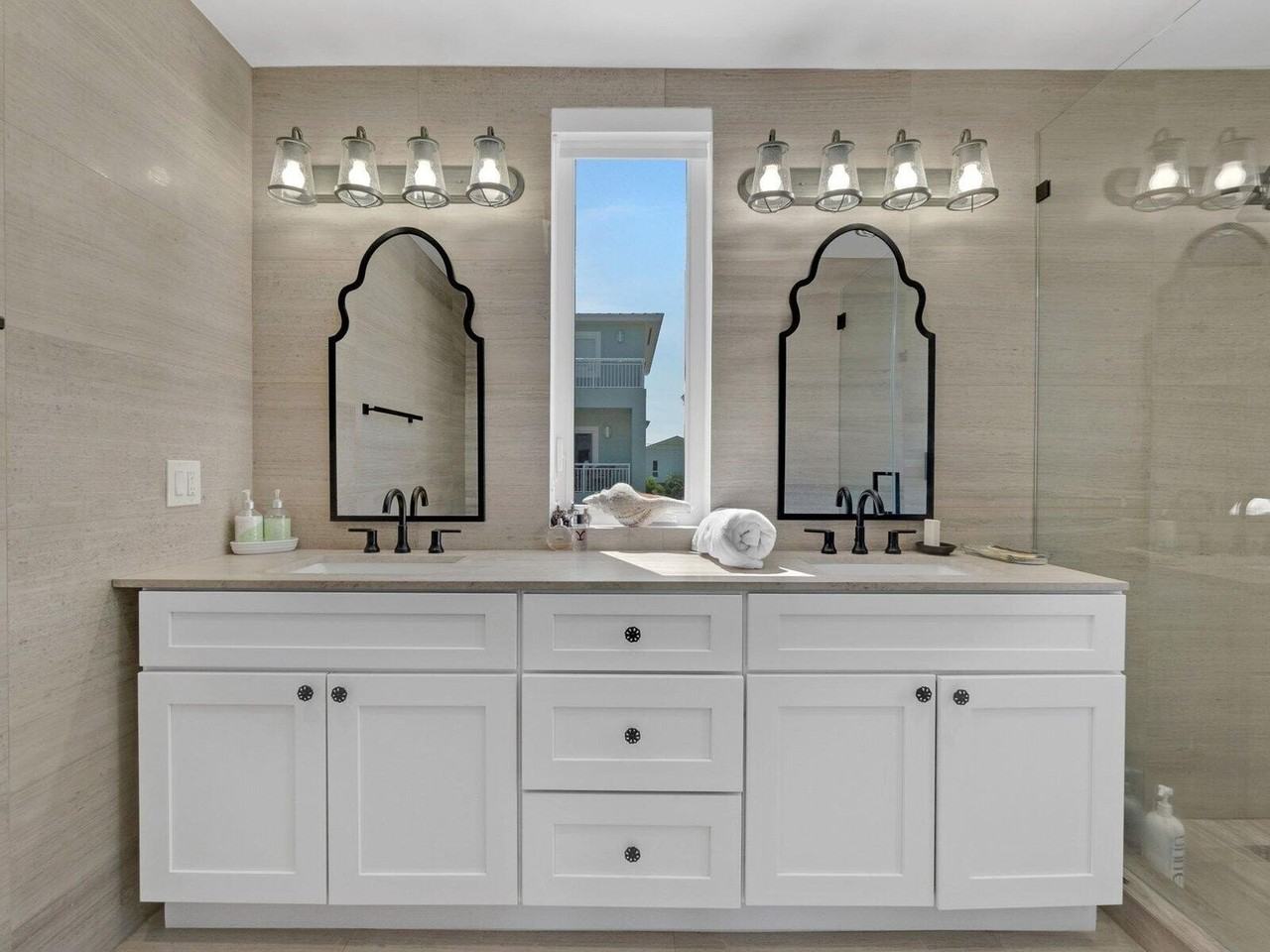 317 E Seaview Cir #1 - Photo 7 of 50