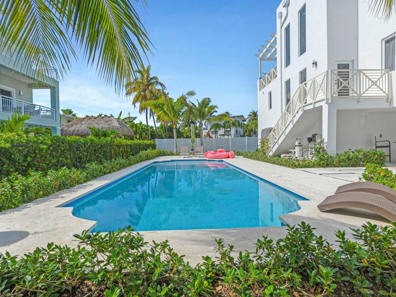 317 E Seaview Cir #1 - Photo 5 of 50