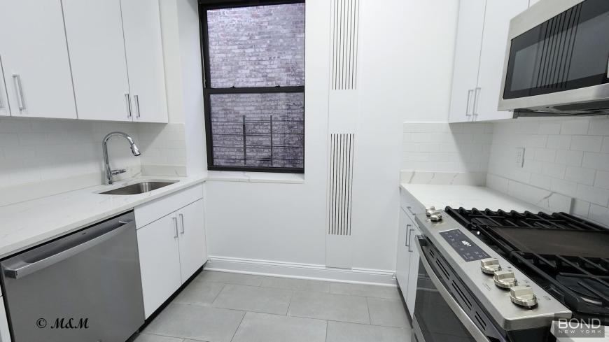 26 East 91st Street - Photo 3 of 10