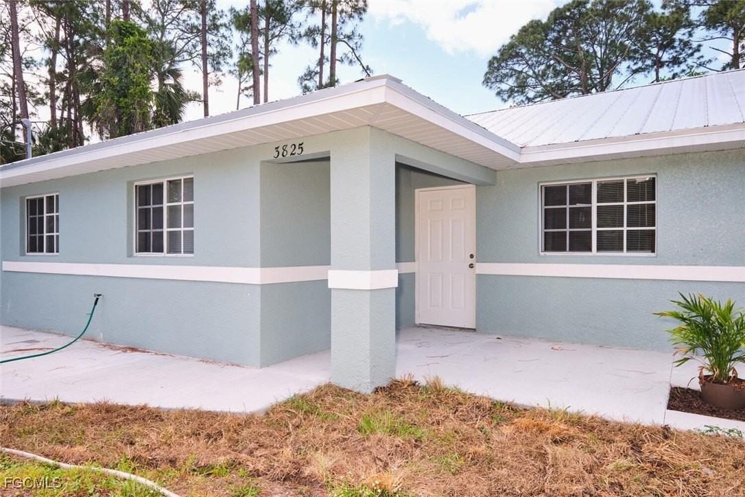 3825 Hollycrest St - Photo 4 of 50