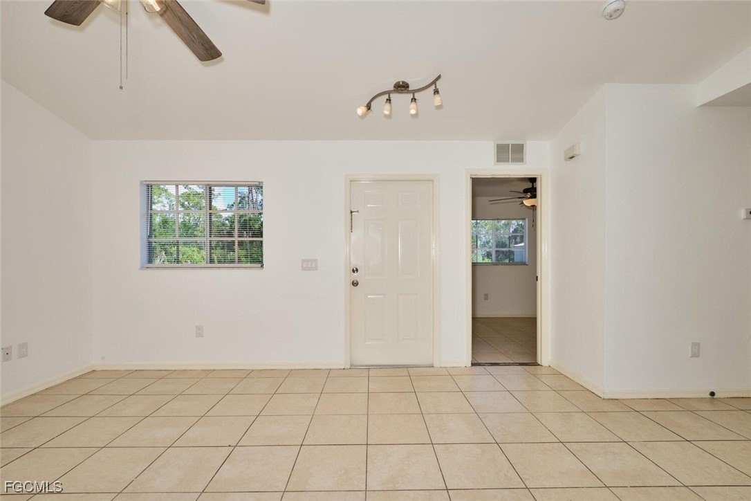 3825 Hollycrest St - Photo 5 of 50