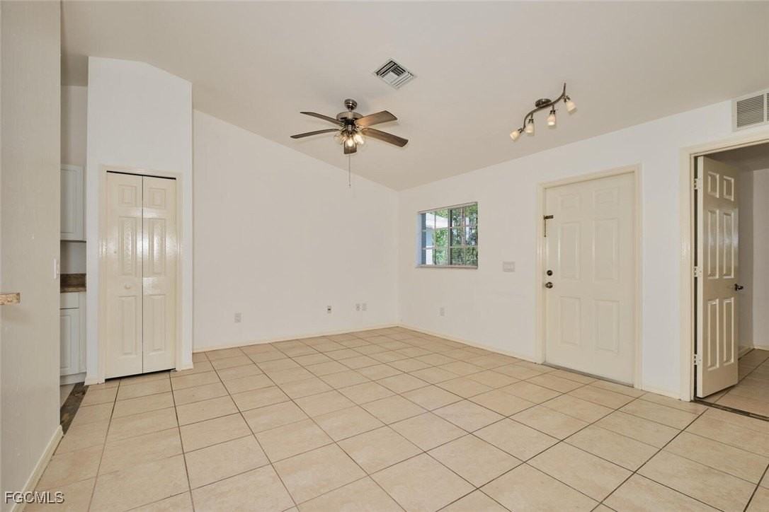 3825 Hollycrest St - Photo 6 of 50