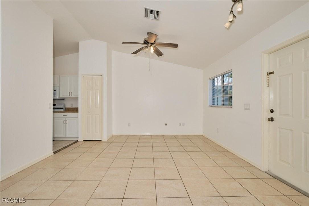 3825 Hollycrest St - Photo 7 of 50