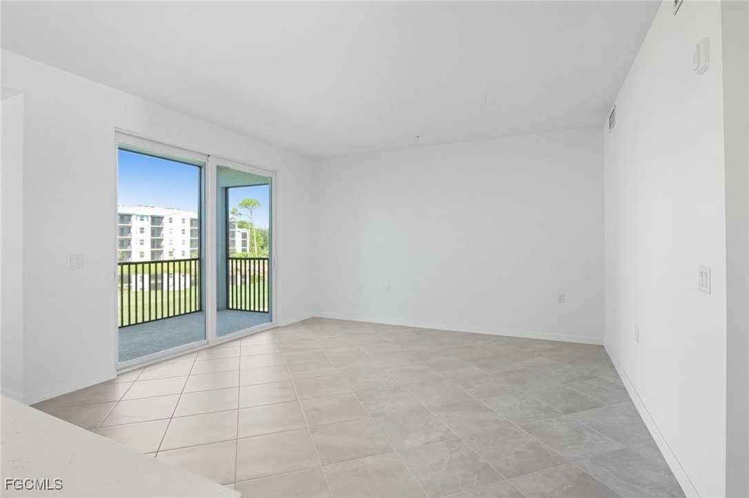 18451 Copperhead Ct N Unit 526 #526 - Photo 6 of 29