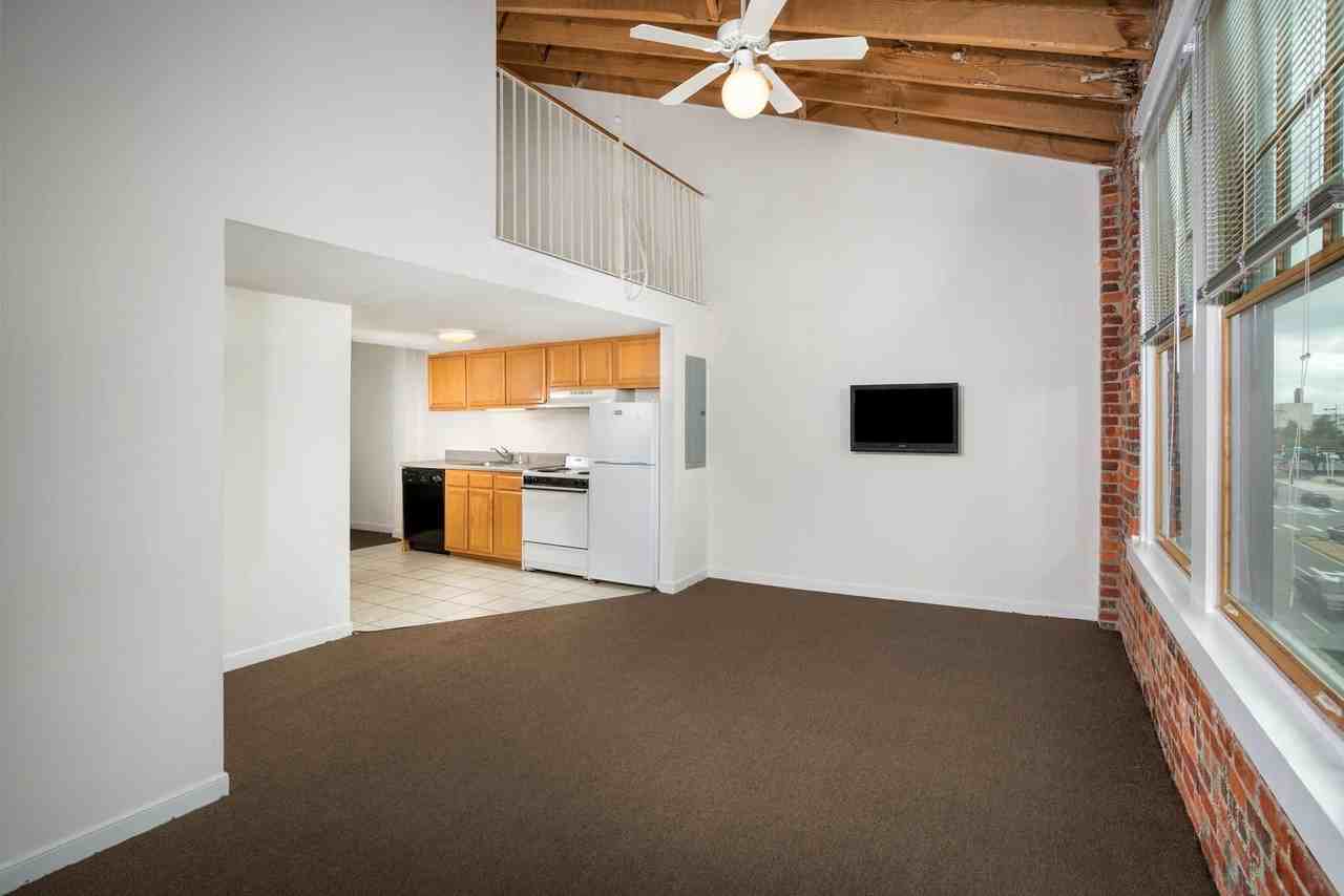 Coliseum Lofts - Photo 4 of 28