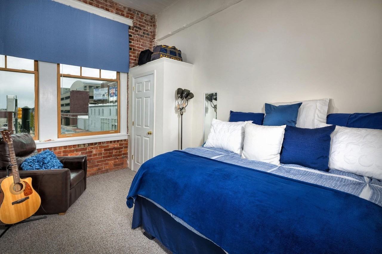 Coliseum Lofts - Photo 5 of 28